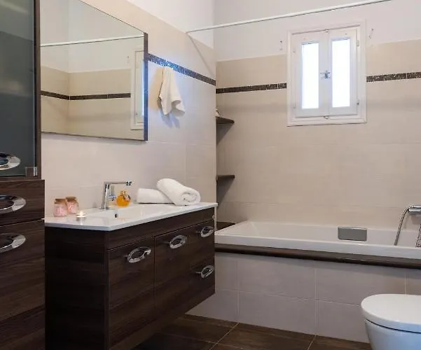 Semesterbostad Petala House *